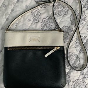 Crossbody Kate Spade purse